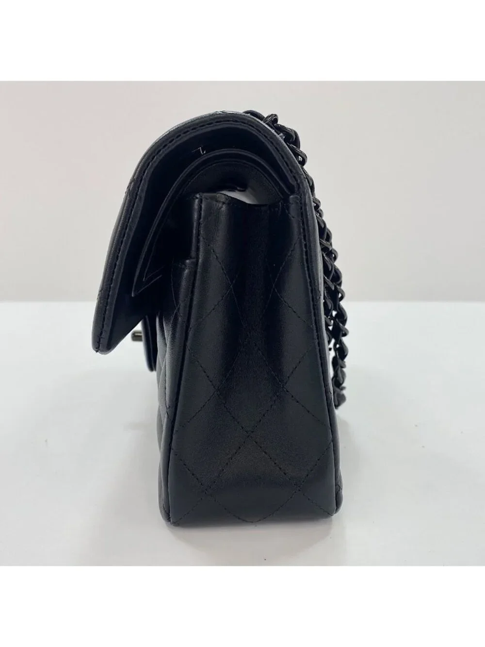 Chanel Shoulder Bag Quilted 23